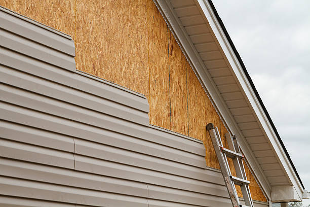 24/7 Emergency Storm Damage Siding Repair experts in Danbury, CT